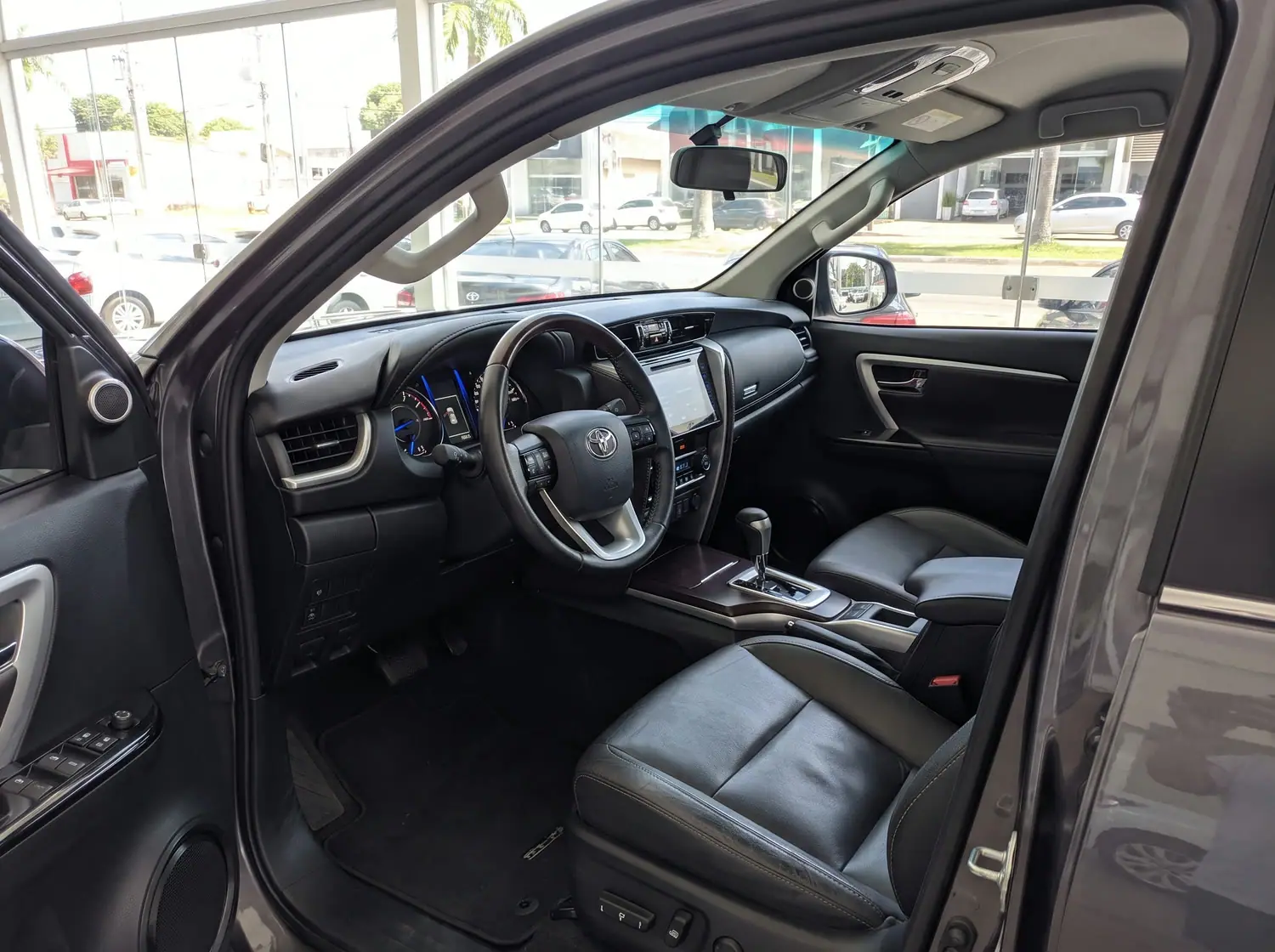 Toyota SW4 SRX 4x4, foto 4 de 4